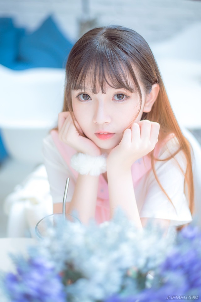 一个家庭没有书，就好像一间房子没有窗户。